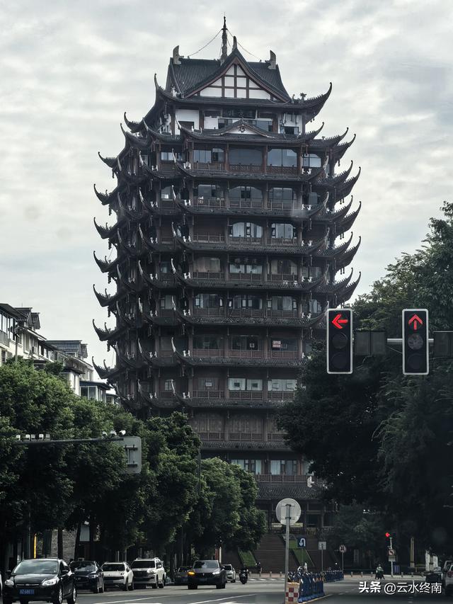 如果说它是四川的“母亲河”，就是因为它成就了“天府之国”？