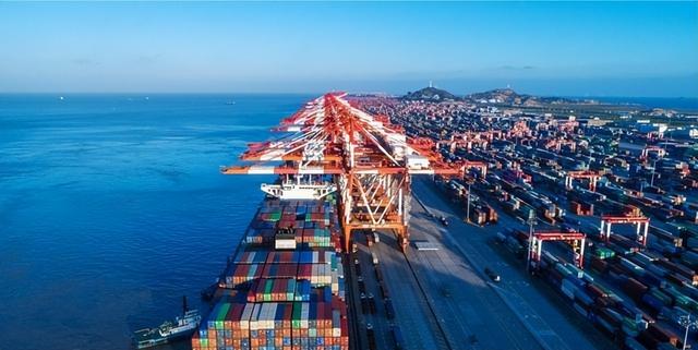 俄罗斯说卡就卡	，美国说停就停，中国的外贸生意，咋就这么难做？