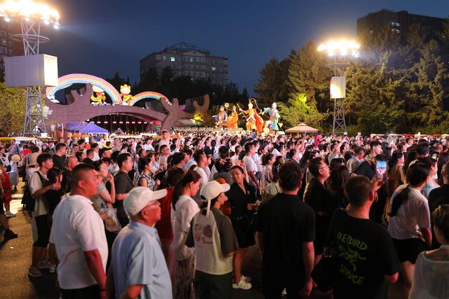 “百市千县”中医药文化夜市走进动植物公园，解锁健康新“夜”态