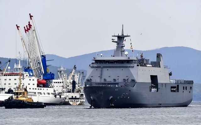 美国航母也没用！马科斯认怂，连夜向华交底	，要签南海“生死状”