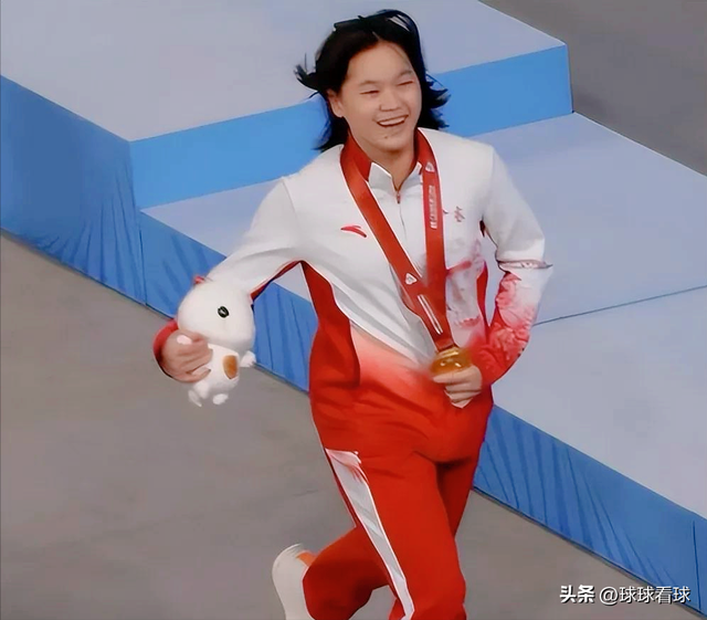 全红婵捐款不到2天，担忧的事发生，个个戳她心窝