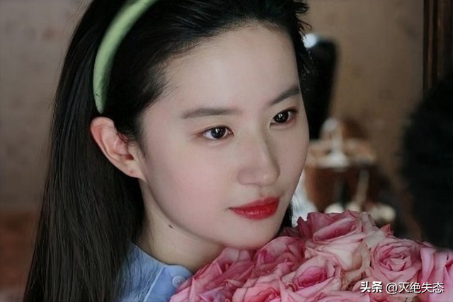 "指桑骂槐"！人民日报点赞辛芷蕾获奖感言，句句不提却字字提醒她