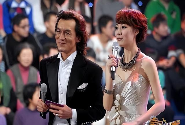 私生活炸裂、央视除名、陪睡疑云，她身上到底哪张标签是真的