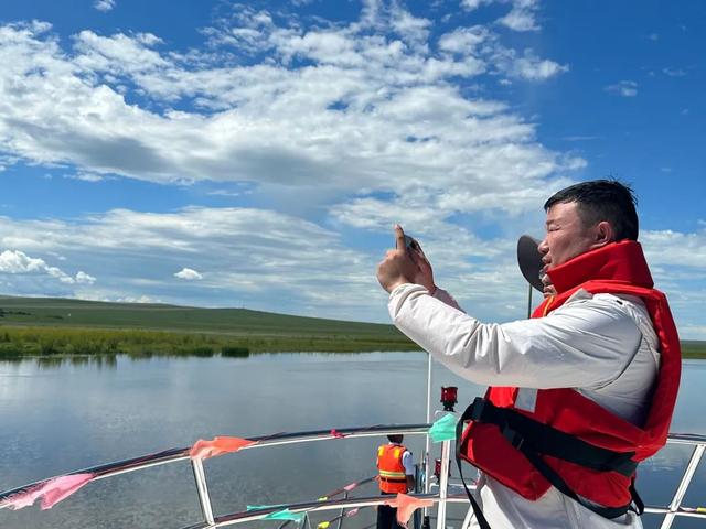文旅产业高质量发展提升行动丨黑山头口岸界河游船迎来旅游高峰 边境风光吸引八方游客
