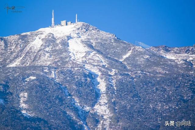 大理虽没下雪,但苍山之巅已是银装素裹,远眺和仰望都挺好看