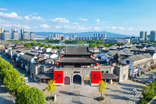 为何一到弥勒就快乐？答案揭晓…