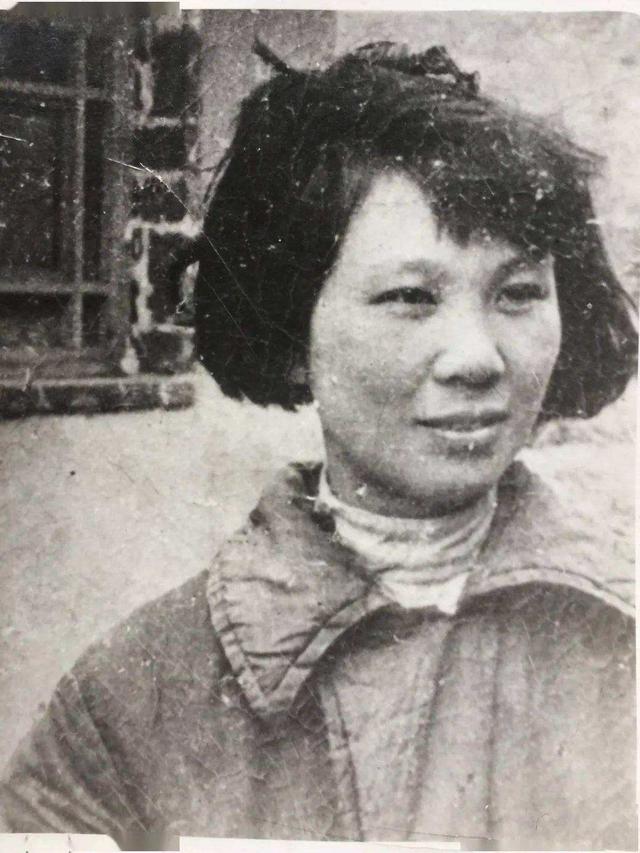 1975年，四川挖出了一具女尸，鉴定后确定她是中央一直在找的人