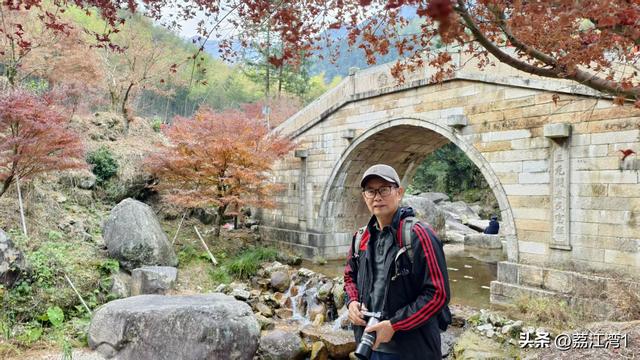 蓝山谷记：与十万株红枫的相遇