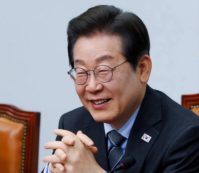 朝鲜专列刚打道回府，看完中朝通报后，李在明马上开始试探中国