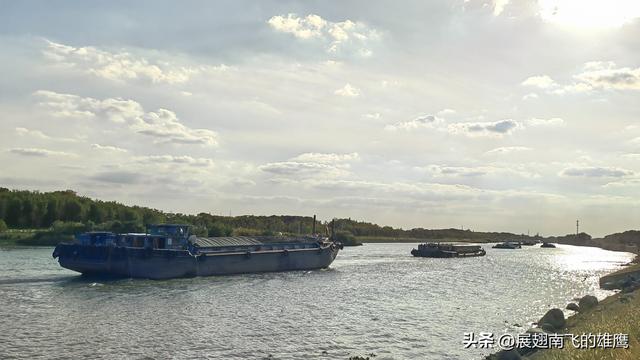 《我家住在吴淞江畔旁》