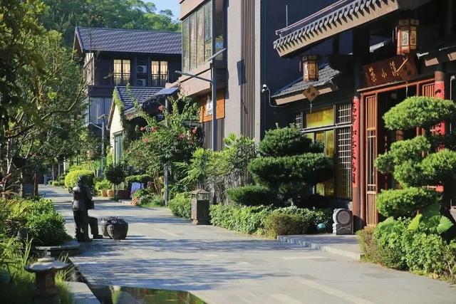 5分钟到达新兴南站！凭高铁票住房享9折优惠、泡汤泉低至¥48元/人！来禅域小镇玩转两天一夜！