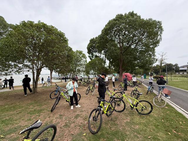 明胜社区“阳澄湖骑遇”：金秋驭风而行 湖畔邂逅美景