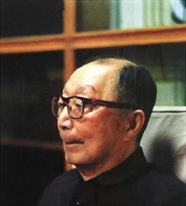 聂帅晚年很少过问军队事务，得知老部下的处境后，还是批了张条子