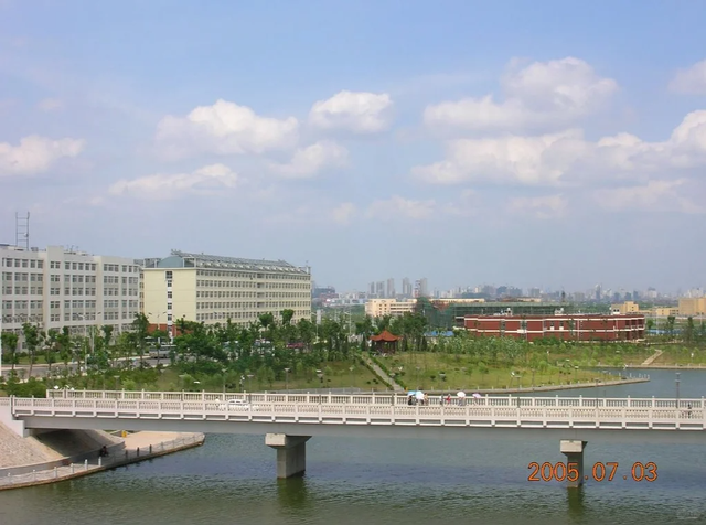 2005年的南昌，八一广场最动容的时代