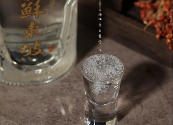 安徽一名酒再次崛起，曾经万家共饮，后又跌落神坛，如今卷土重来