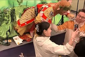 笑死了！“猴王出事”，孙悟空扮演者被游客扇巴掌，评论区更精彩图片