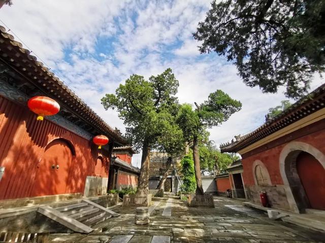 博物FUN | 在北京最神秘寺庙，遇见皇家工艺天花板