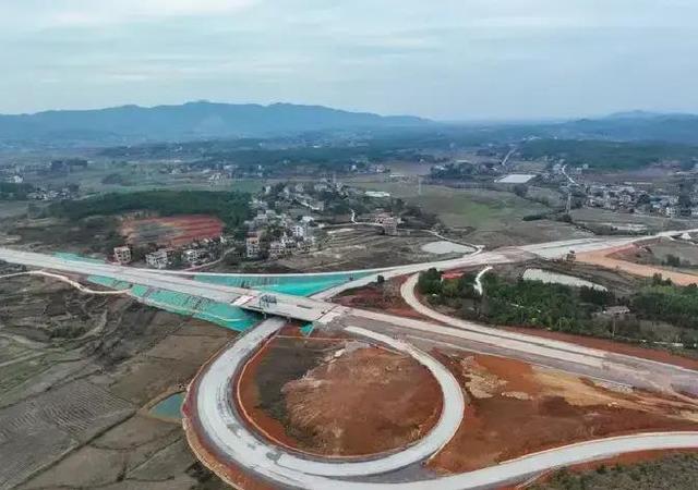 河南西部又将迎来一条新高速	，途经焦作郑州和洛阳，今年迎来开通