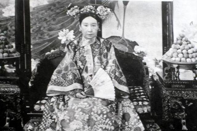 同治为何19岁就驾崩了？看看他的私生活，活到19岁都算高寿