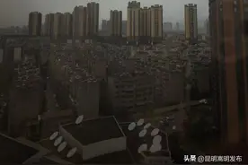 刚刚！一秒天黑！狂风大作！昆明这波雨来得太猛……图片