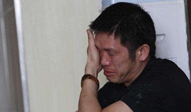 湖北男子容忍妻子与情夫同床20年，在儿子新婚前，对其痛下杀手！