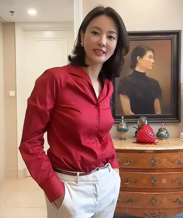 她是央视最惨女主持，男友死刑，丈夫入狱，如今48岁被释永信牵连