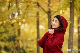 中老年拍照姿势，自然优雅显年轻，温柔漂亮有气质图片