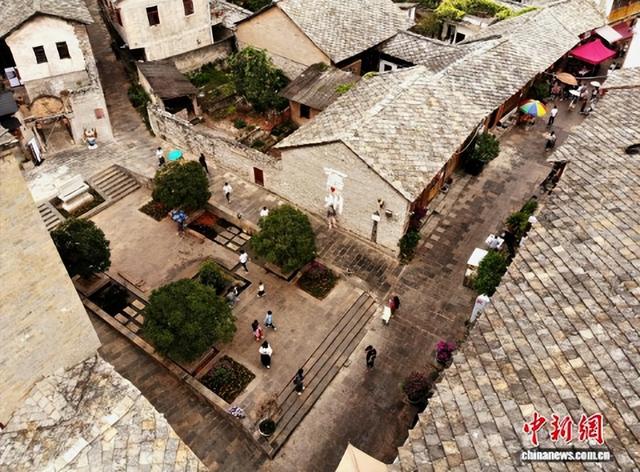 贵州安顺：旧州古镇人气旺 屯堡文化魅力足