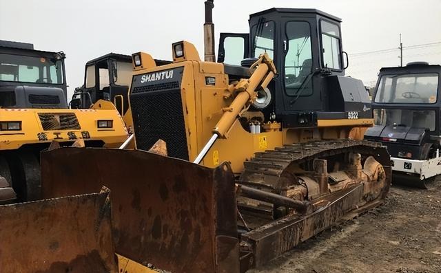 中国造世界最大推土机，连几千米高山都能推平，到底有多牛？​