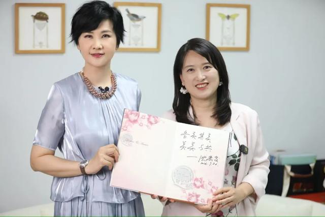 沈奕斐谈年轻人为何脱单难