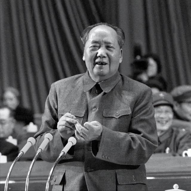 毛主席去世后，123个国家发来唁电，唯有一国发文“威胁”中国！