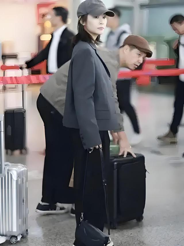 李纯马頔官宣结婚！三年低调恋情曝光，网友翻开旧照全愣住