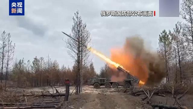 俄军再打基辅，50万人断电，普京穿着军装，对小泽发出最终警告