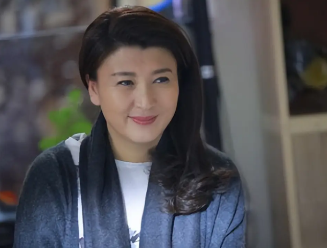 重罚！偷税、背人命债，被官方彻查后首露面的闫学晶 迎来最终结局