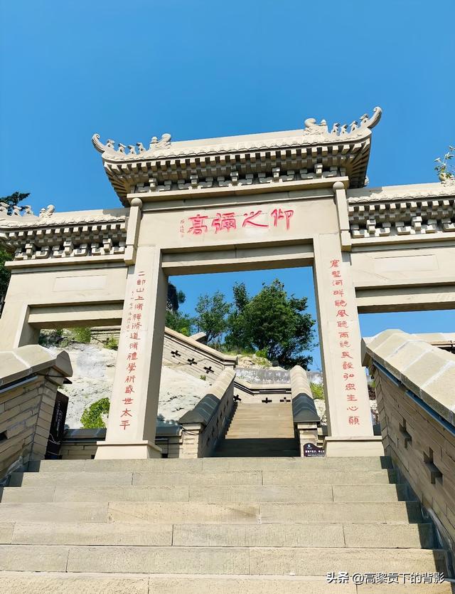 神木二郎山游记：驼峰峭壁寻古庙，一笔架起天地间