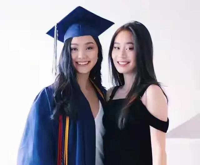 黄秋燕近况曝光！二婚后幸福，俩女儿回北京工作，对李连杰已释然