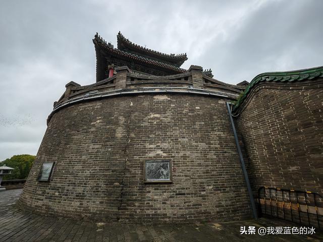 邯郸丛台公园最大的亮点就是里面的一座造型奇特的城堡