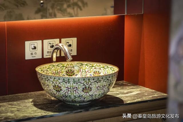 乘坐“星光·燕赵号”全景旅游列车，奔赴秦皇岛山海的浪漫之约！