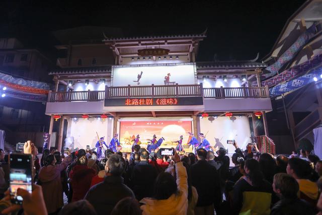 非遗+AI点亮二〇二五年“活力夜广西”百色主场