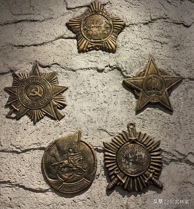 世界反法西斯战争胜利80年之际，参观海拉尔纪念园，哈萨尔桥夜景