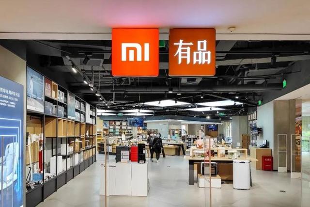 雷军口碑崩了！从“老实人”到群嘲对象，网友怎么说变就变