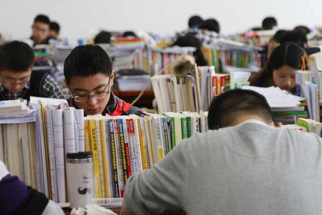 “一半初中生上不了高中！”人民日报给出回应，原来一切早有迹象