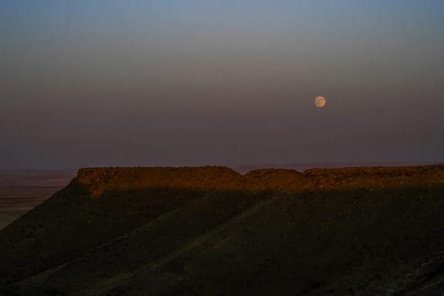 🤩哇~好大的月亮🤩