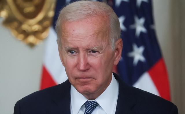 美国曝出惊天丑闻！拜登可能根本“没当过”总统	，任期签名非本人