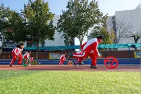 岂能因安全而“圈养”？把课间还给学生！丨长江时评图片