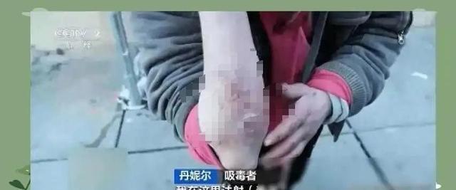 特朗普举着孩子照片，对哭泣的母亲承诺：我相信中国会执行死刑的
