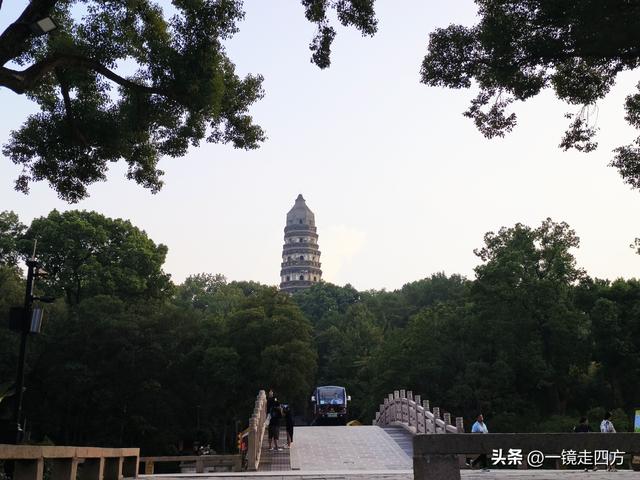 苏州虎丘打造夜游庙会迎双节，闭园时间延长到晚上九点