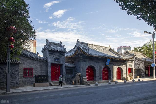 南方小土豆到了乌鲁木齐才知道，什么是离天空最近的大城市