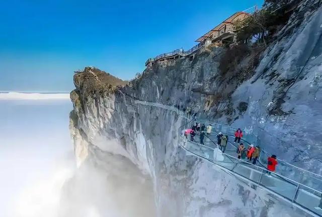 游客量翻倍还多!张家界用一场赛事赚500亿,转型密码藏在哪?