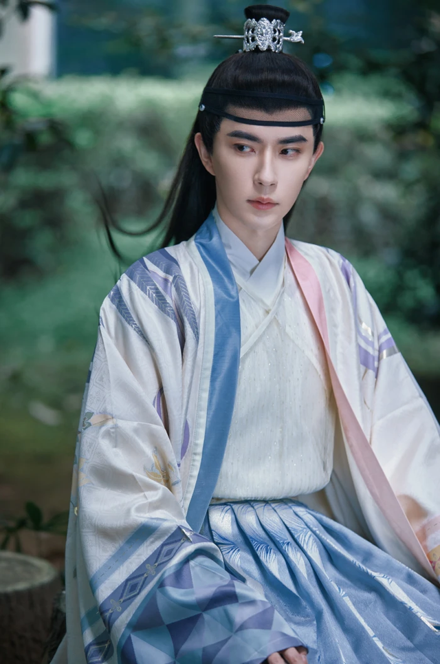 曝演员于朦胧北京坠楼离世！尸体凌晨在楼下被发现，遛狗邻居报警